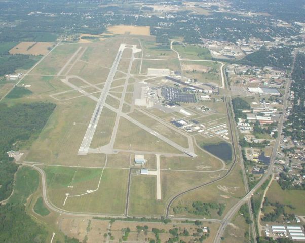 — — - Lansing (Michigan) Capital Region Airport. Looking east at 3000ft