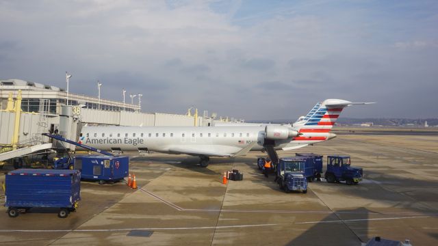 Canadair Regional Jet CRJ-900 (N548NN)