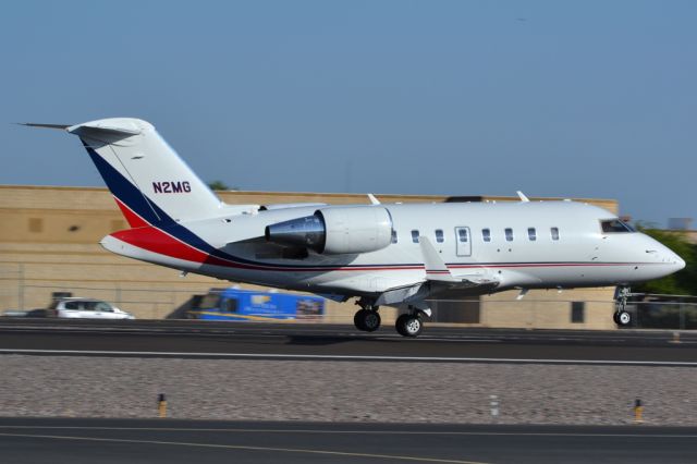 Canadair Challenger (N2MG)