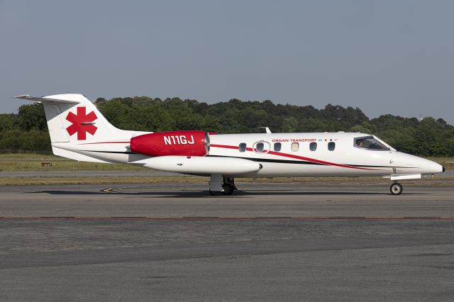 Learjet 35 (N11GJ)