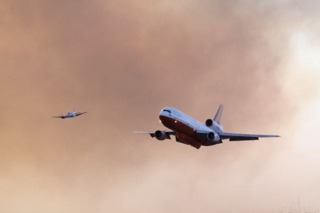 BOEING 737-400 (N430AX) - Yorba Linda california fire