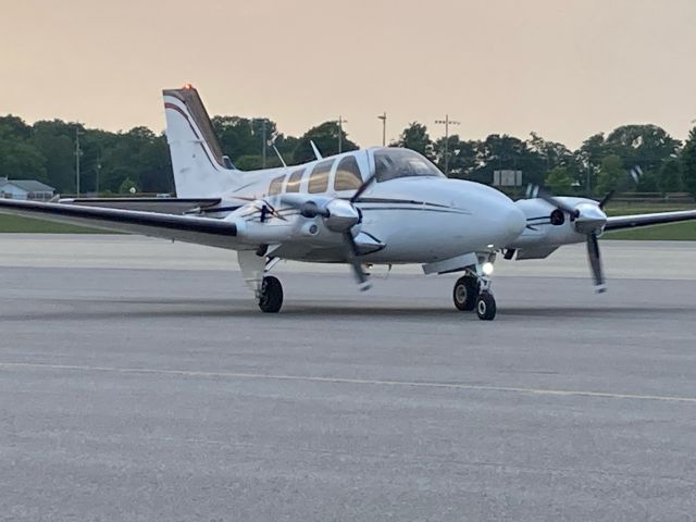 Beechcraft Baron (58) (N555CS)