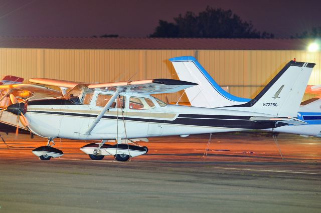 Cessna Skyhawk (N7225G) - Seen at KFDK on 5/24/2010.      http://discussions.flightaware.com/profile.php?mode=viewprofile&u=269247