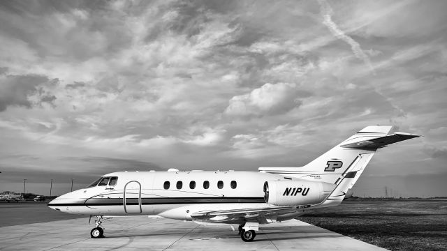 Hawker 800 —