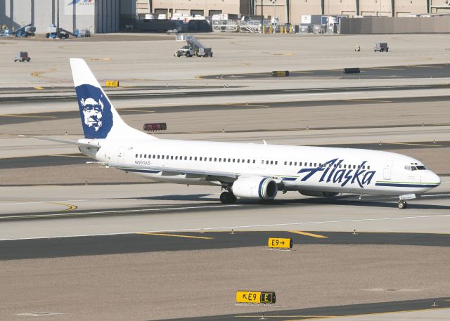 Boeing 737-800 (N303AS)