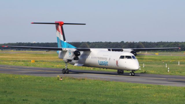 de Havilland Dash 8-400 (LX-LGF)