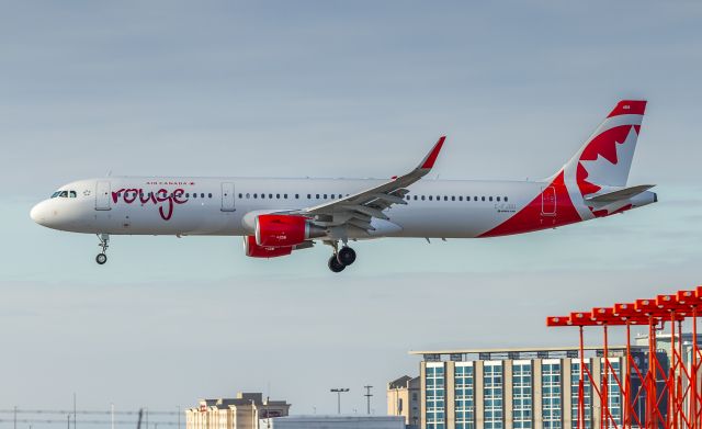 Airbus A321 (C-FJOU) - First shot in the database apparently!