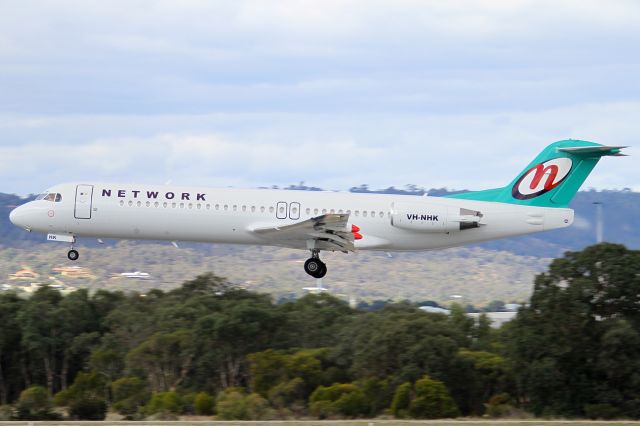 Fokker 100 (VH-NHK)
