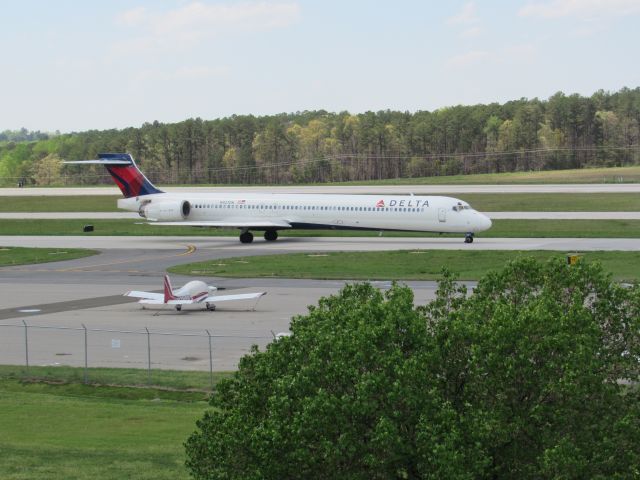 McDonnell Douglas MD-90 (N927DN) - Delta MD-90 to Atlanta! (4/2/16)