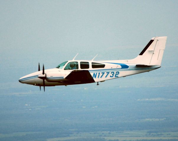 Beechcraft 55 Baron (N17732)