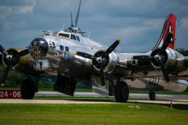 Boeing B-17 Flying Fortress (N3193G) - N3193G B-17 Yankee Lady taxis to parking at CYCK.