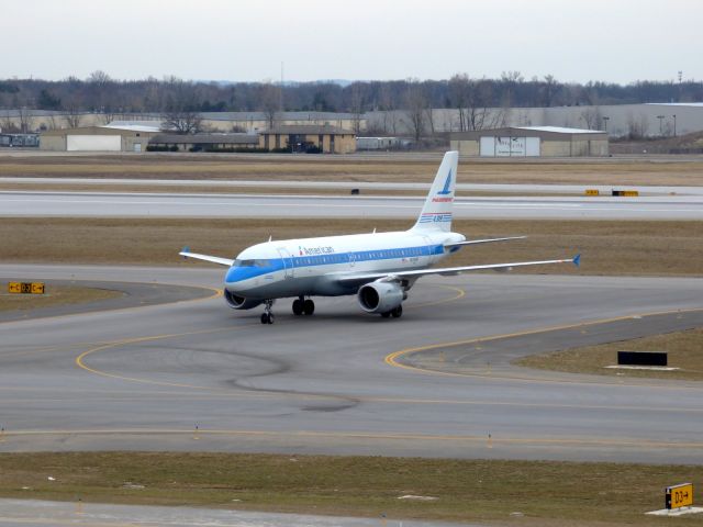 Airbus A319 (N744P) - Piedmont Retro paint sceme