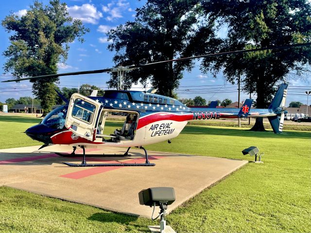 Bell JetRanger (N539AE) - Air Evac 87 at Bolivar County Hospital with its door open 