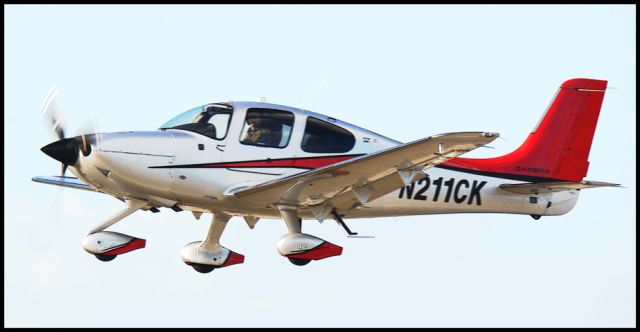 Cirrus SR22 Turbo (N211CK)