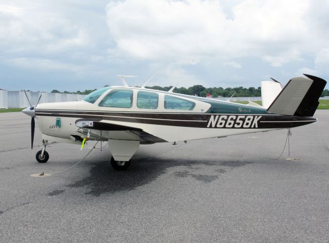 Beechcraft 35 Bonanza (N6658K)