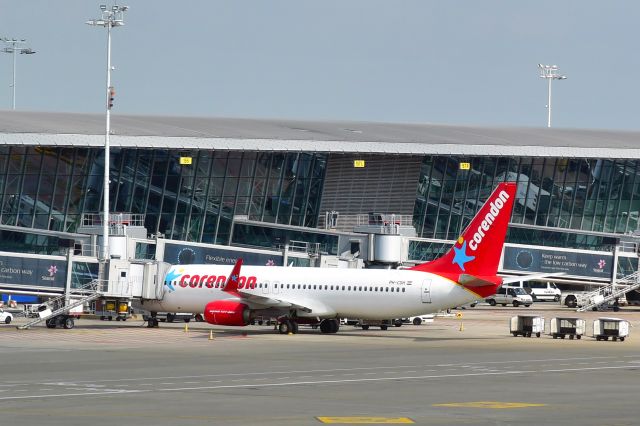 Boeing 737-800 (PH-CDH) - Corendon Boeing 737-86J(WL) PH-CDH in Brussels 