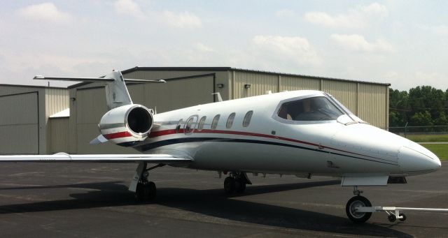 Learjet 31 (N103JL) - Getting ready for medevac flight...