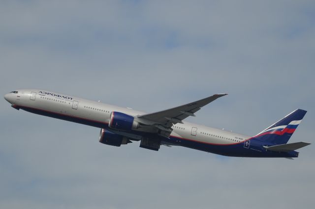 BOEING 777-300ER (VQ-BQD)