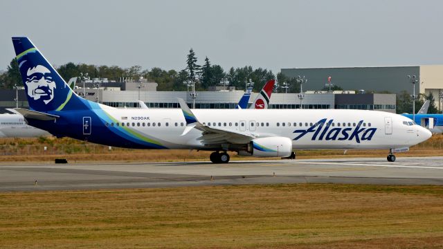 Boeing 737-900 (N290AK) - ASA9801 taxis onto Rwy 16R for a ferry flight to KSEA on 8.10.18. (B737-990(ER)(WL) / ln 7051 / cn 64300). The aircraft was delivered to Alaska on 7.14.18 and after work at ATS will enter regular passenger service.