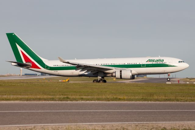 Airbus A330-200 (EI-DIP) - Landing 23.