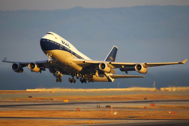 Boeing 747-400 (G-BYGC)