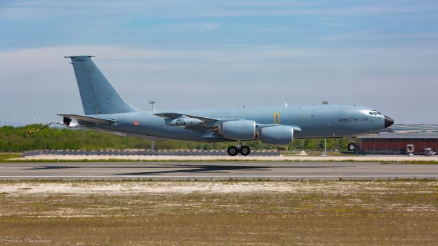 Boeing C-135B Stratolifter (F-UKCL)