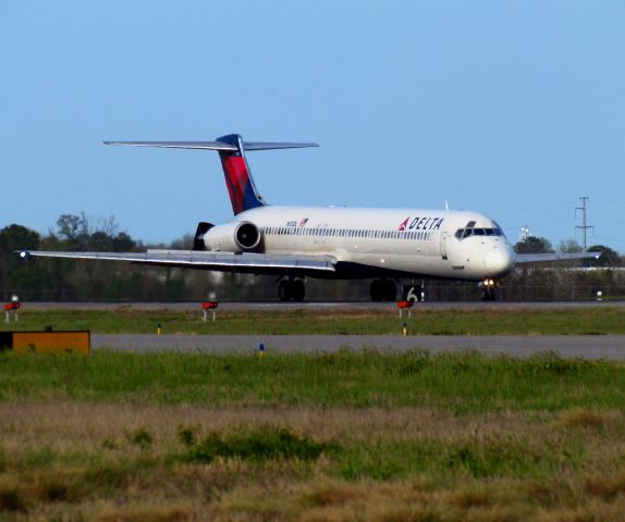 McDonnell Douglas MD-88 (N933DL)