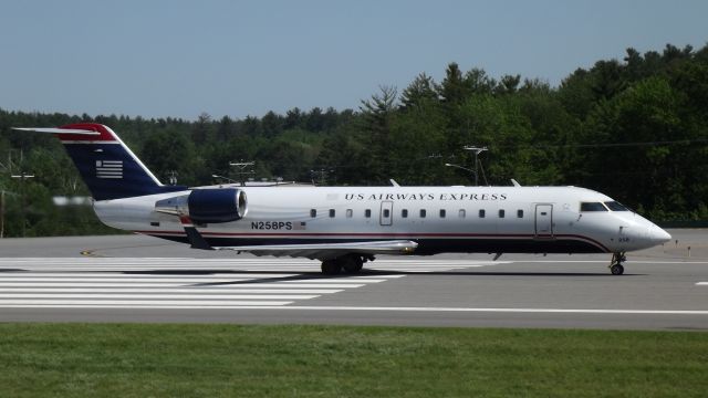 Canadair Regional Jet CRJ-200 (N258PS)