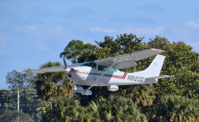 Cessna Skylane (N9120G)