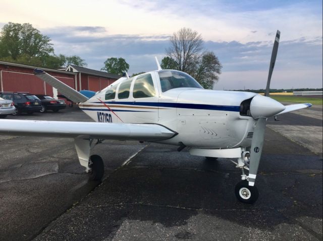 Beechcraft 35 Bonanza (N3715Q)