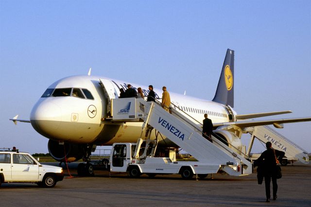 Airbus A320 (D-AIPR) - April 1997 at Venice - this A320 (ff June 1990) is still in service with Lufthansa - now over 26 years old