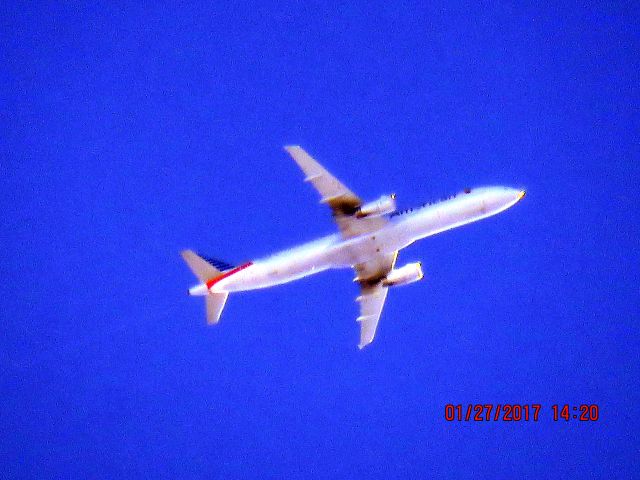 Airbus A321 (N557UW)