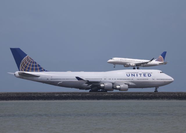 Boeing 747-400 (N119UA)