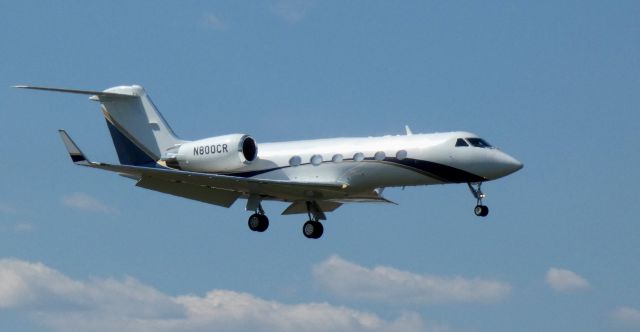 Gulfstream Aerospace Gulfstream IV (N800CR) - About to touch down is this 1998 Gulfstream G-IV in the Spring of 2023.