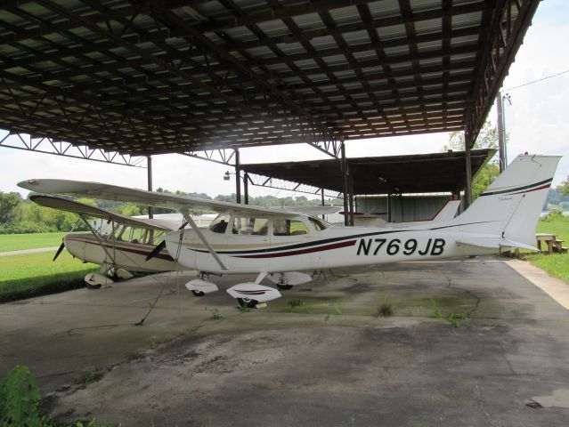 Cessna Skyhawk (N769JB)