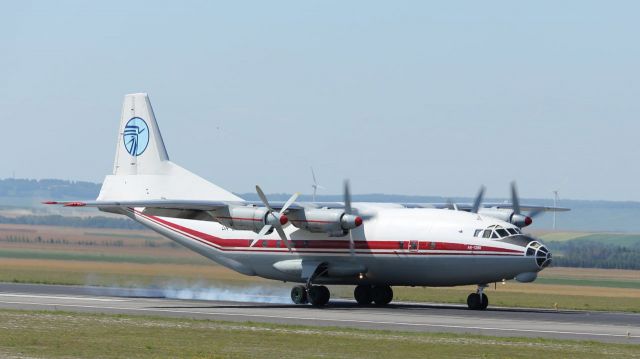 Antonov An-12 (UR-CAH) - landing with only three engines