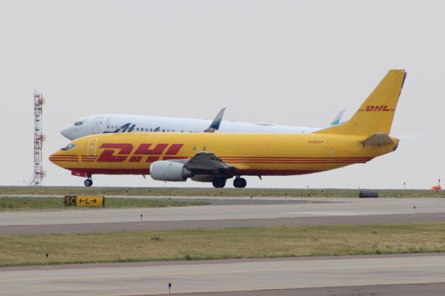 BOEING 737-400 (N306GT) - 737-400F and 737-990ER at denver.