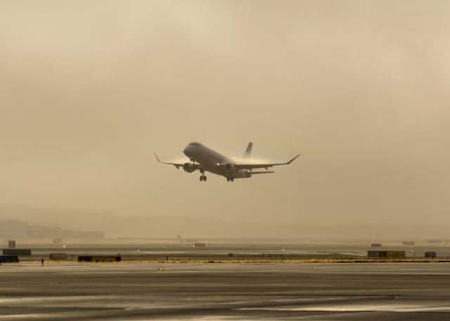 Embraer 175 —