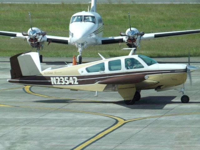 Beechcraft 35 Bonanza (N23542)