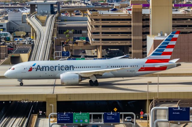 Boeing 787-8 (N802AN) - An American Airlines 787-8 taxiing at PHX on 2/11/23 during the Super Bowl rush. Taken with a Canon R7 and Canon EF 100-400 II L lens.