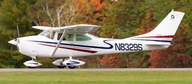 Cessna Skylane (N8329S)