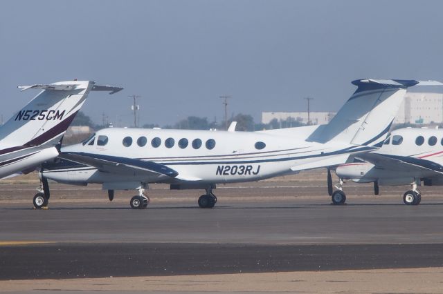 Beechcraft Super King Air 300 (N203RJ)