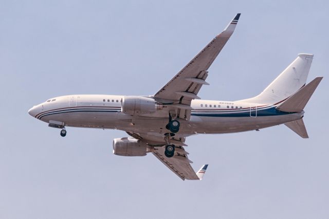 BOEING 737-300 (N836BA)