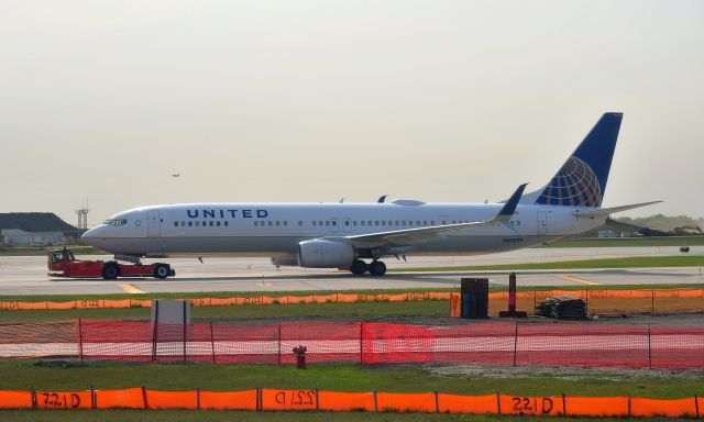 Boeing 737-900 (N63899) - United Airlines Boeing 737-924(ER)(WL) N63899 in Chicago