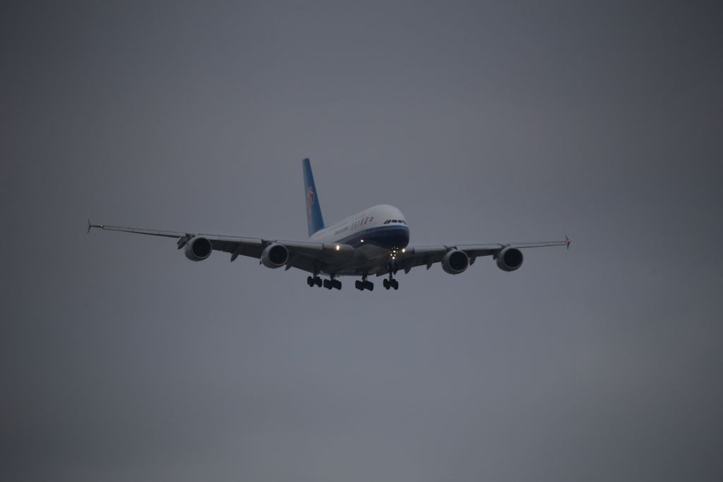 Airbus A380-800 (B-6136)