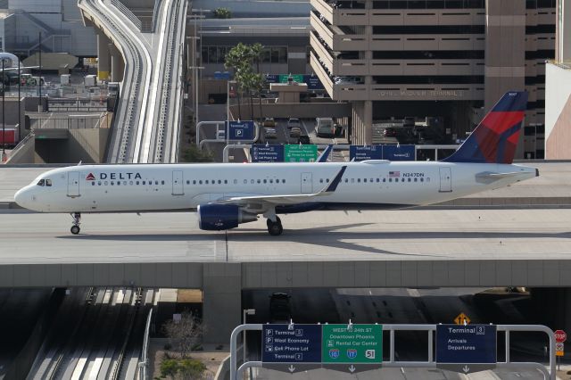Airbus A321 (N347DN)