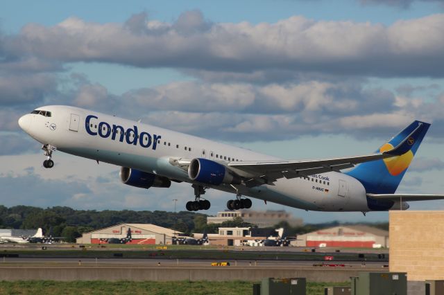 BOEING 767-300 (D-ABUC)