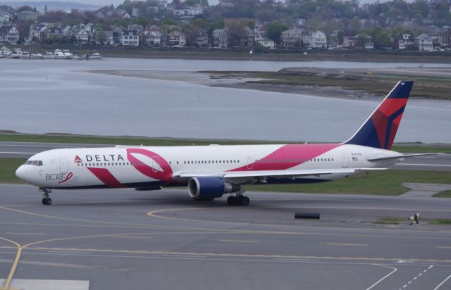 BOEING 767-400 (N845MH)