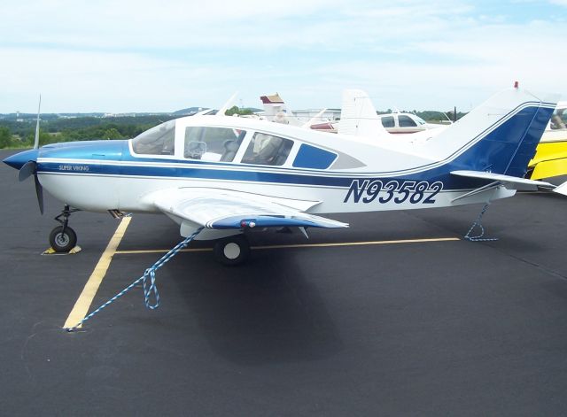 BELLANCA Viking (N93582) - Branson Fly-In June 14, 2012 - Fresh out of the paint shop!