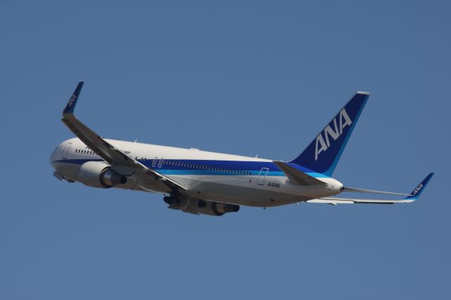 BOEING 767-300 (JA626A)